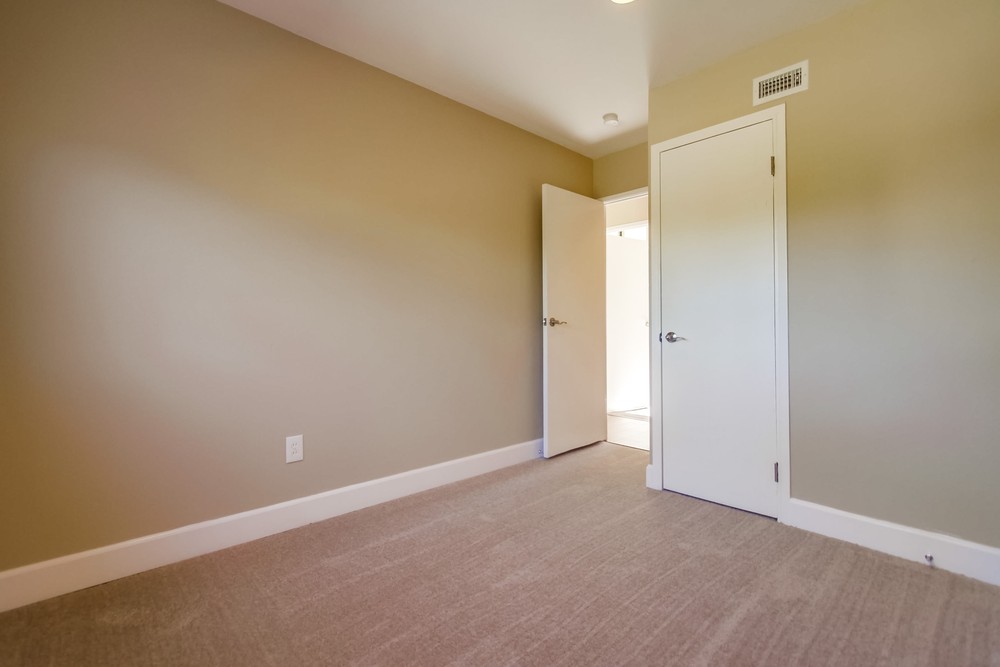 Virtual tour photo 34 of 55 for 6921 Beagle St