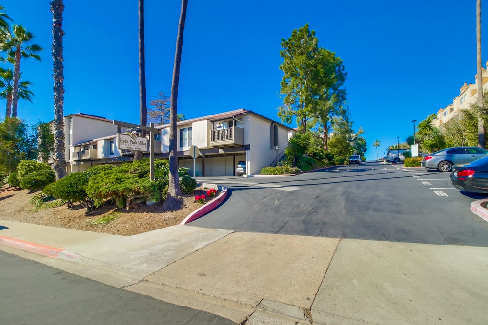 Virtual tour photo 3 of 35 for 6930 Hyde Park Dr #105