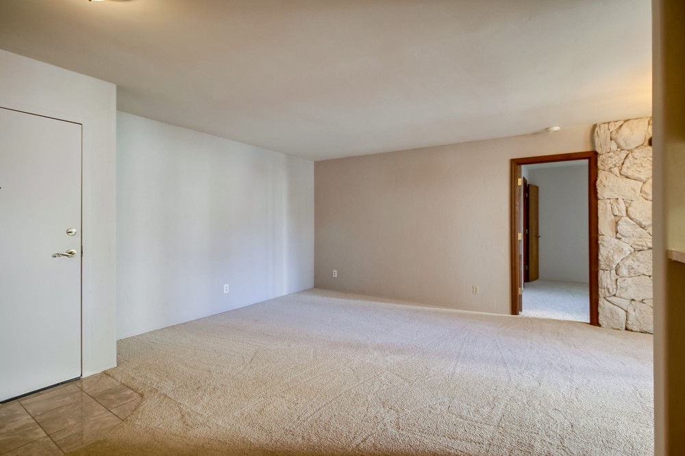 Virtual tour photo 8 of 35 for 6930 Hyde Park Dr #105