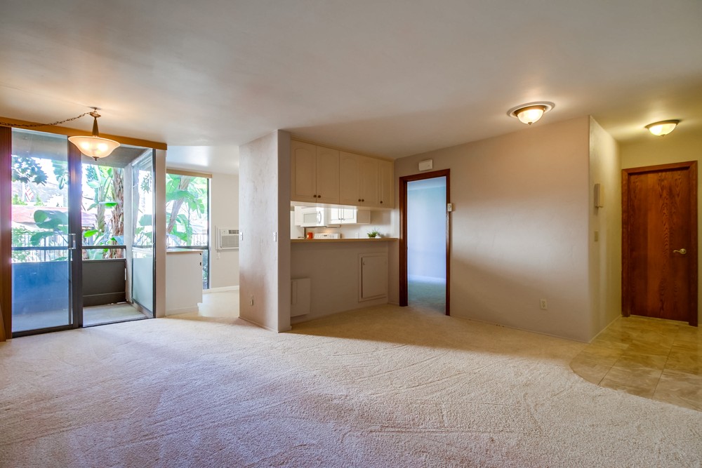Virtual tour photo 9 of 35 for 6930 Hyde Park Dr #105