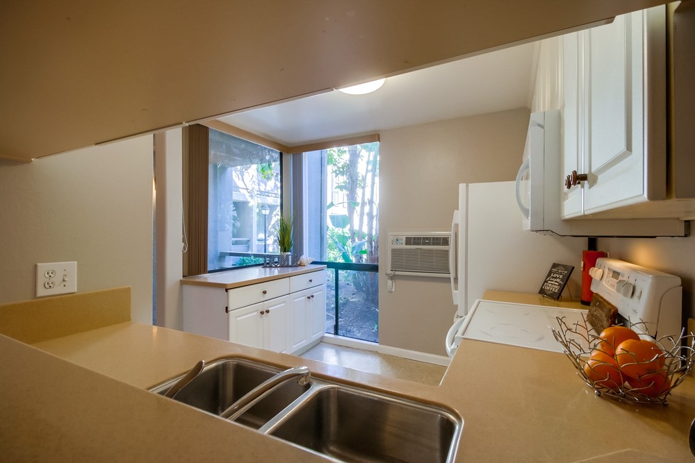 Virtual tour photo 11 of 35 for 6930 Hyde Park Dr #105