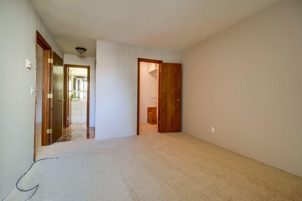 Virtual tour photo 19 of 35 for 6930 Hyde Park Dr #105