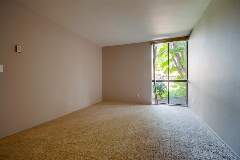 Virtual tour photo 24 of 35 for 6930 Hyde Park Dr #105