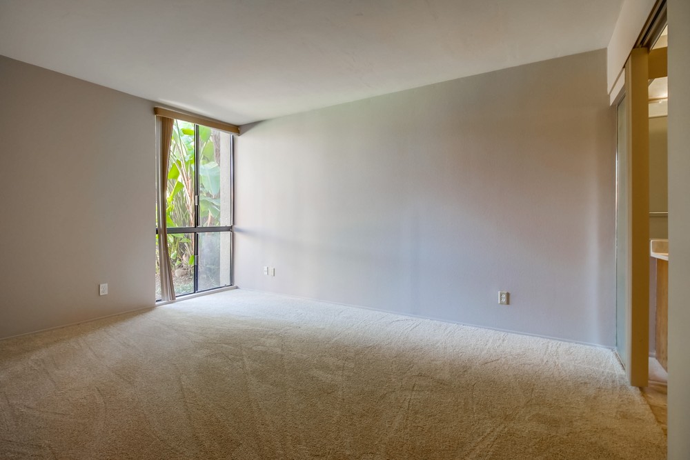 Virtual tour photo 25 of 35 for 6930 Hyde Park Dr #105