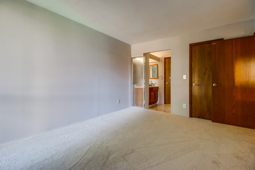Virtual tour photo 26 of 35 for 6930 Hyde Park Dr #105