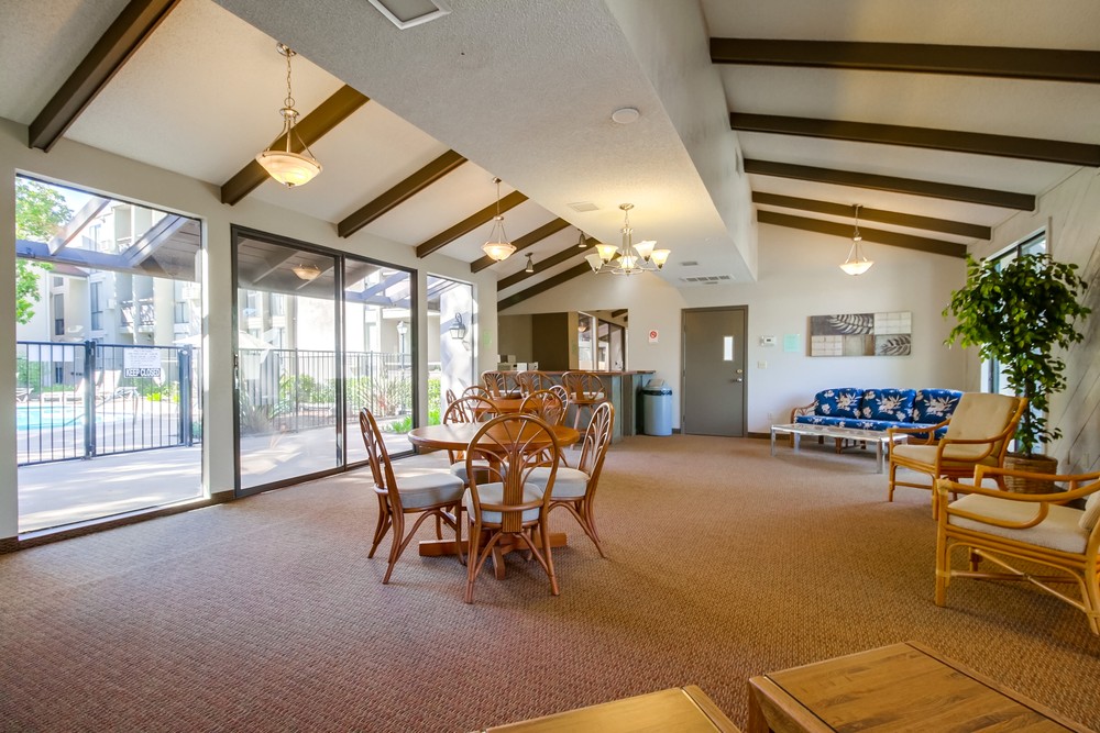 Virtual tour photo 31 of 35 for 6930 Hyde Park Dr #105