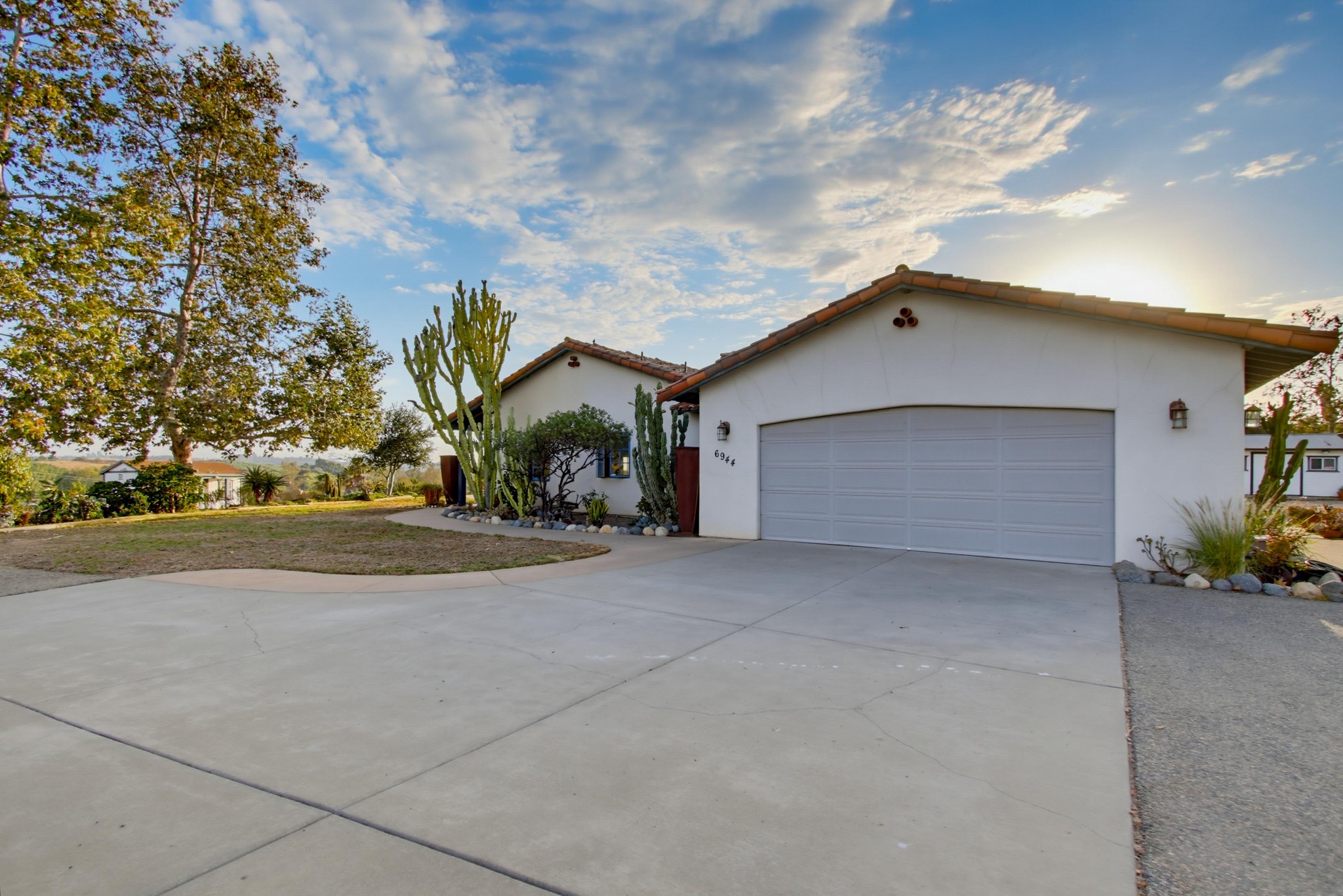 Virtual tour photo 61 of 120 for 6944 W Lilac Rd