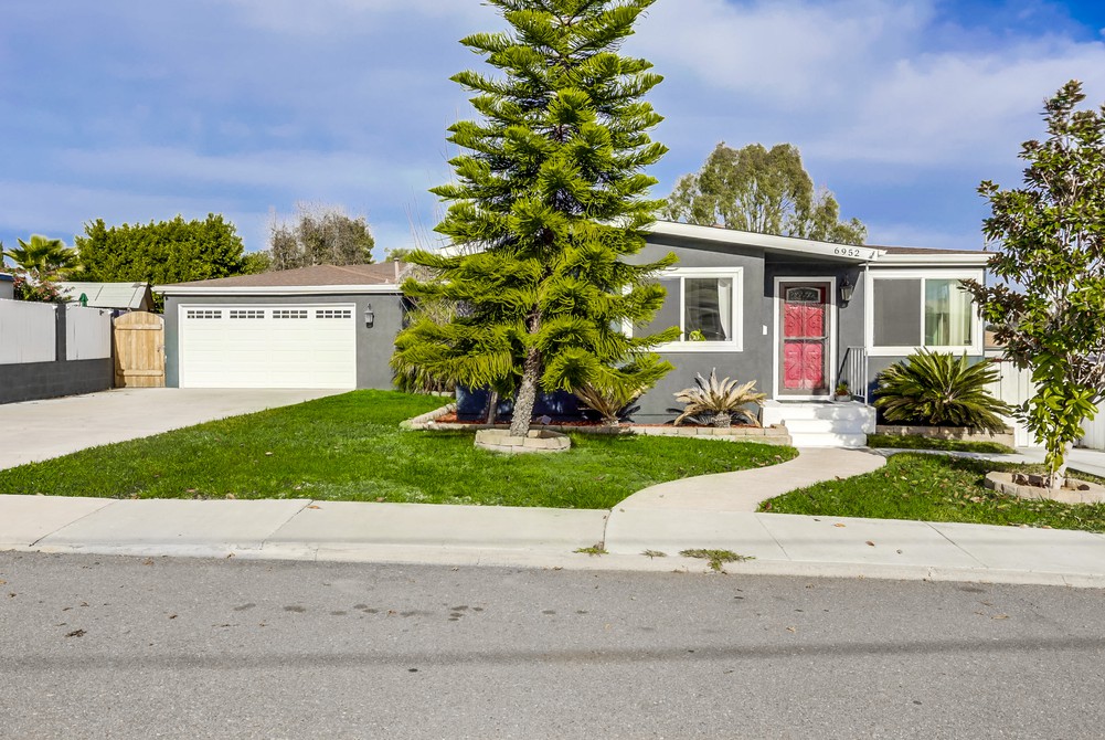 Virtual tour photo 1 of 45 for 6952 Howe Ct