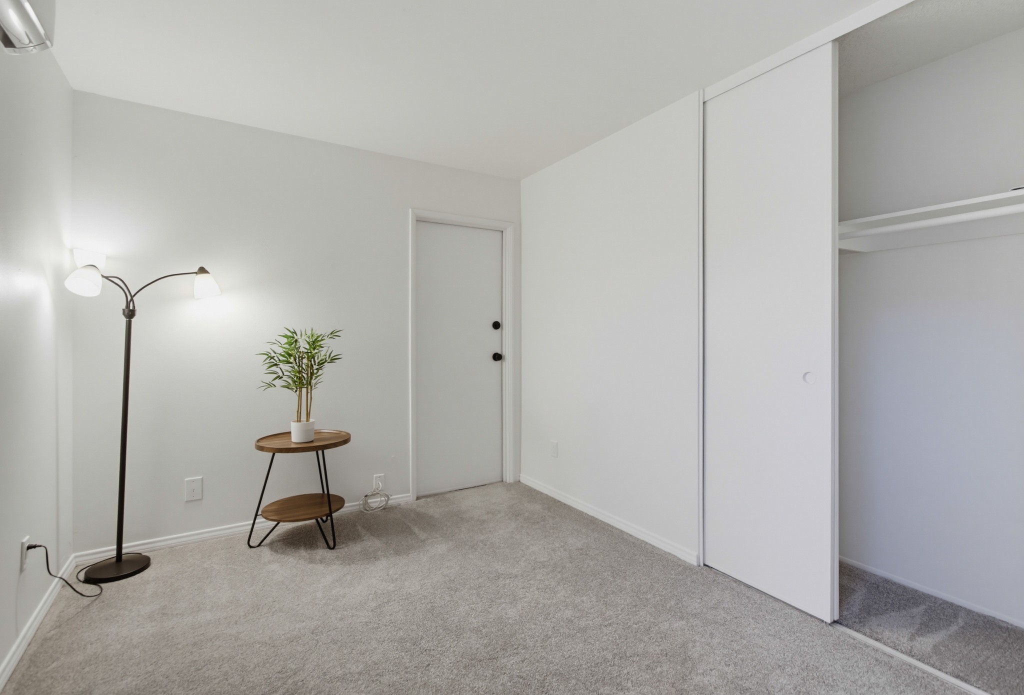 Virtual tour photo 36 of 91 for 6954 Ballinger Ave