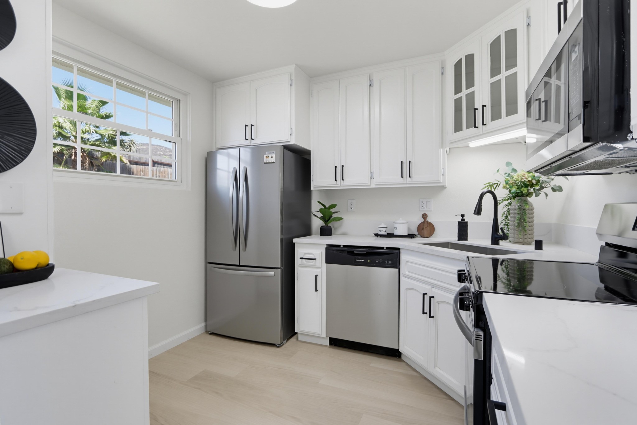 Virtual tour photo 8 of 25 for 6954 Ballinger Ave