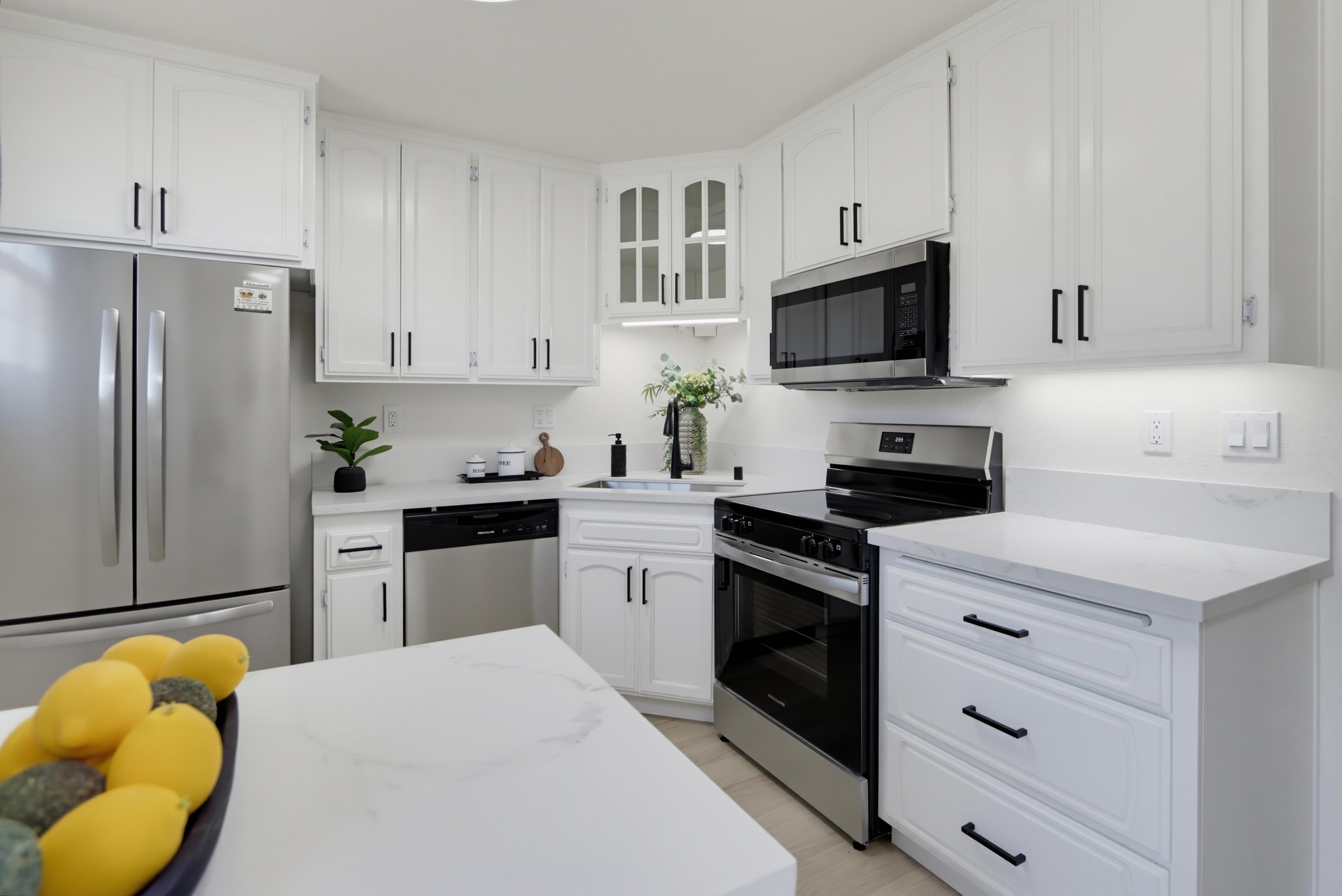 Virtual tour photo 10 of 25 for 6954 Ballinger Ave