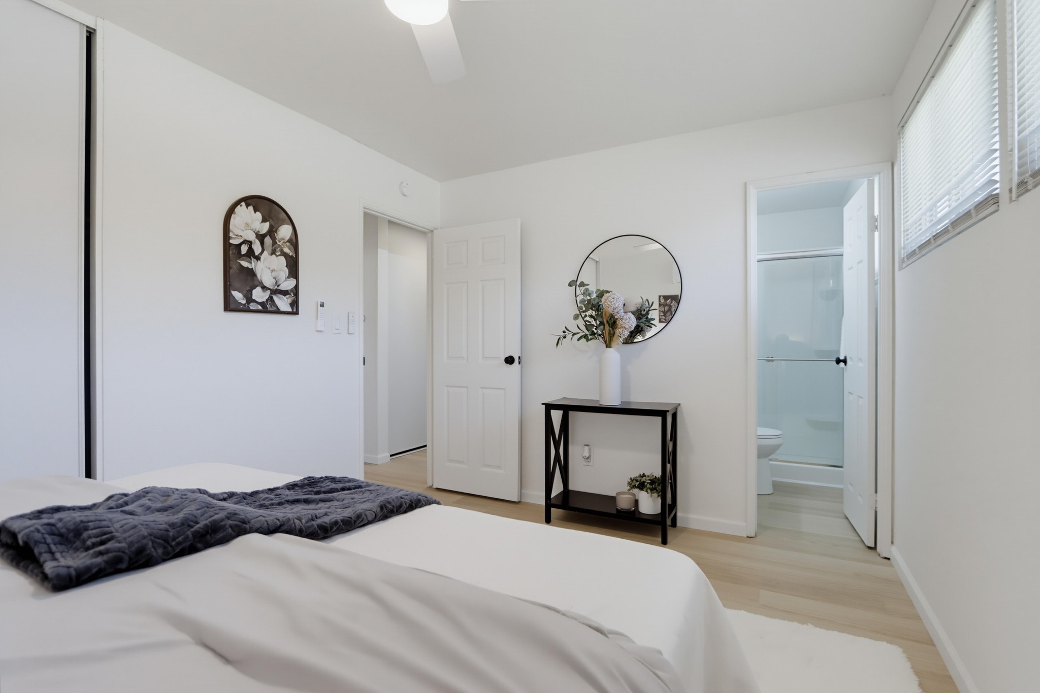 Virtual tour photo 17 of 25 for 6954 Ballinger Ave