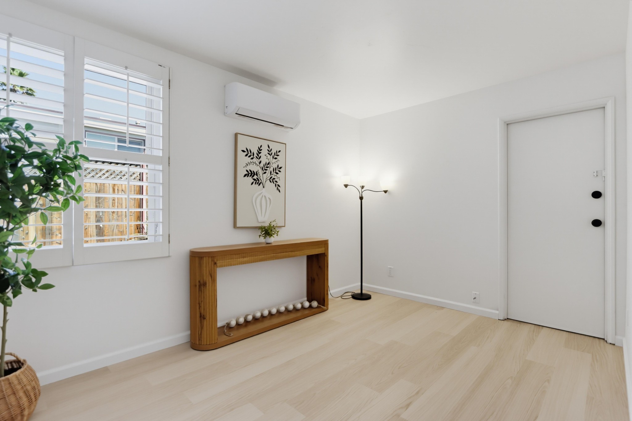 Virtual tour photo 18 of 25 for 6954 Ballinger Ave