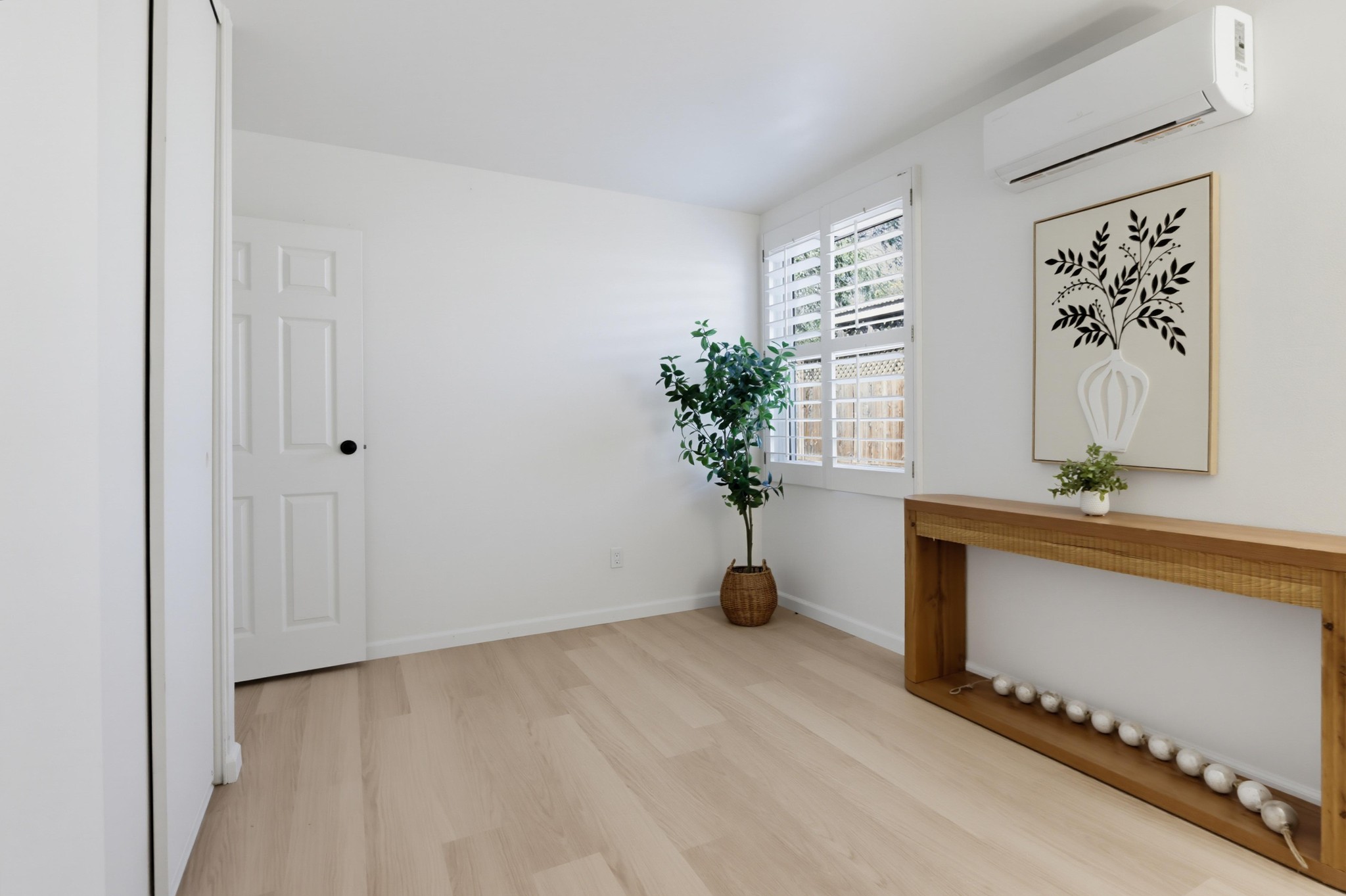 Virtual tour photo 19 of 25 for 6954 Ballinger Ave
