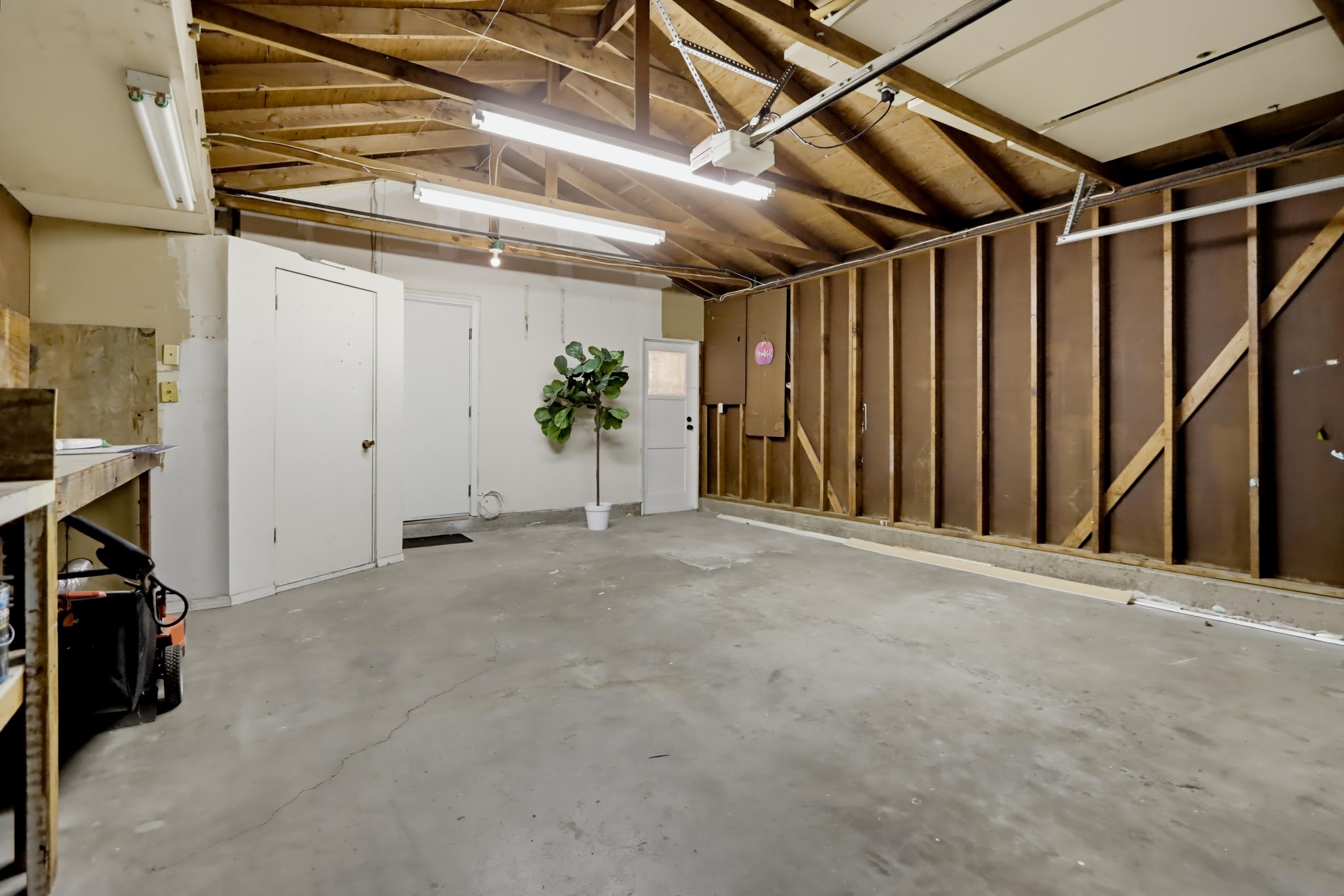 Virtual tour photo 24 of 25 for 6954 Ballinger Ave