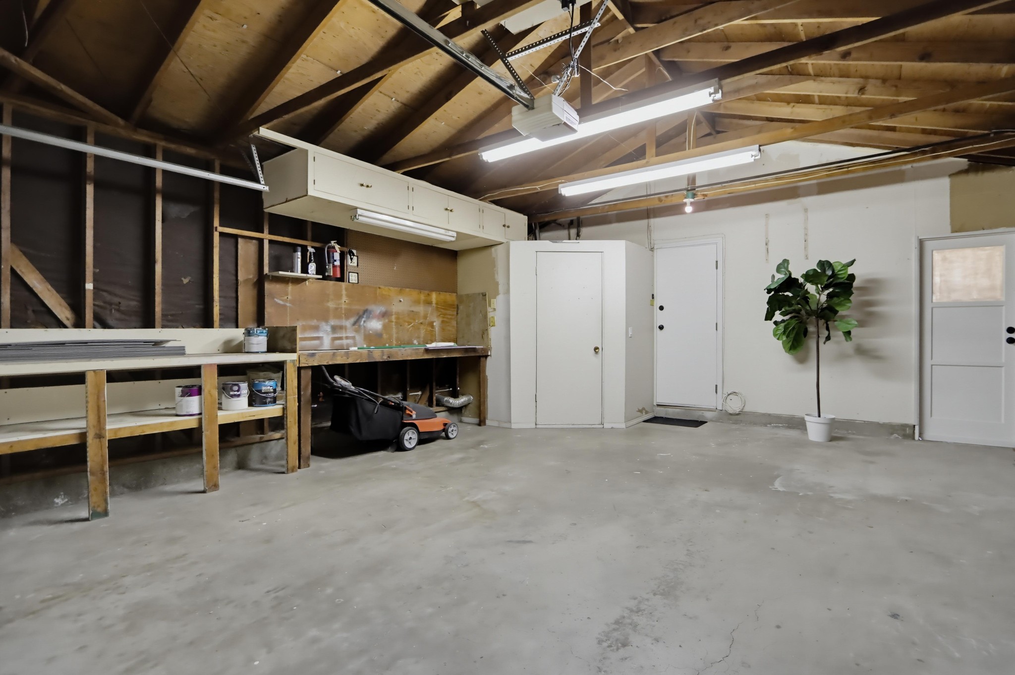 Virtual tour photo 25 of 25 for 6954 Ballinger Ave
