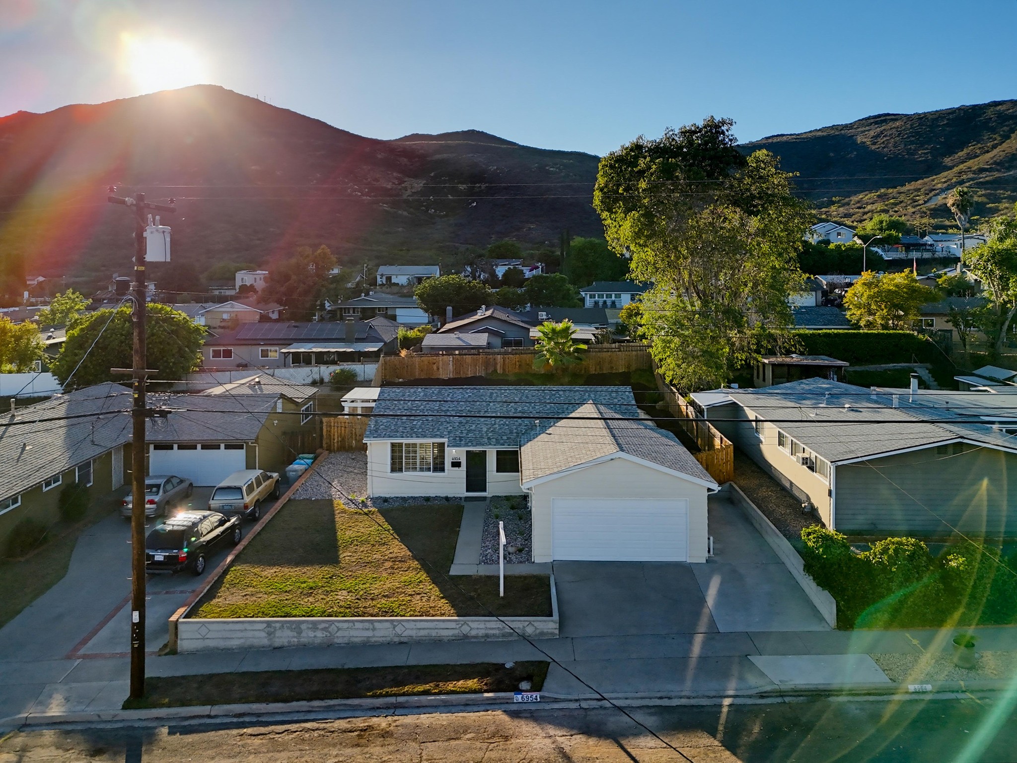 Virtual tour photo 1 of 37 for 6954 Ballinger Ave
