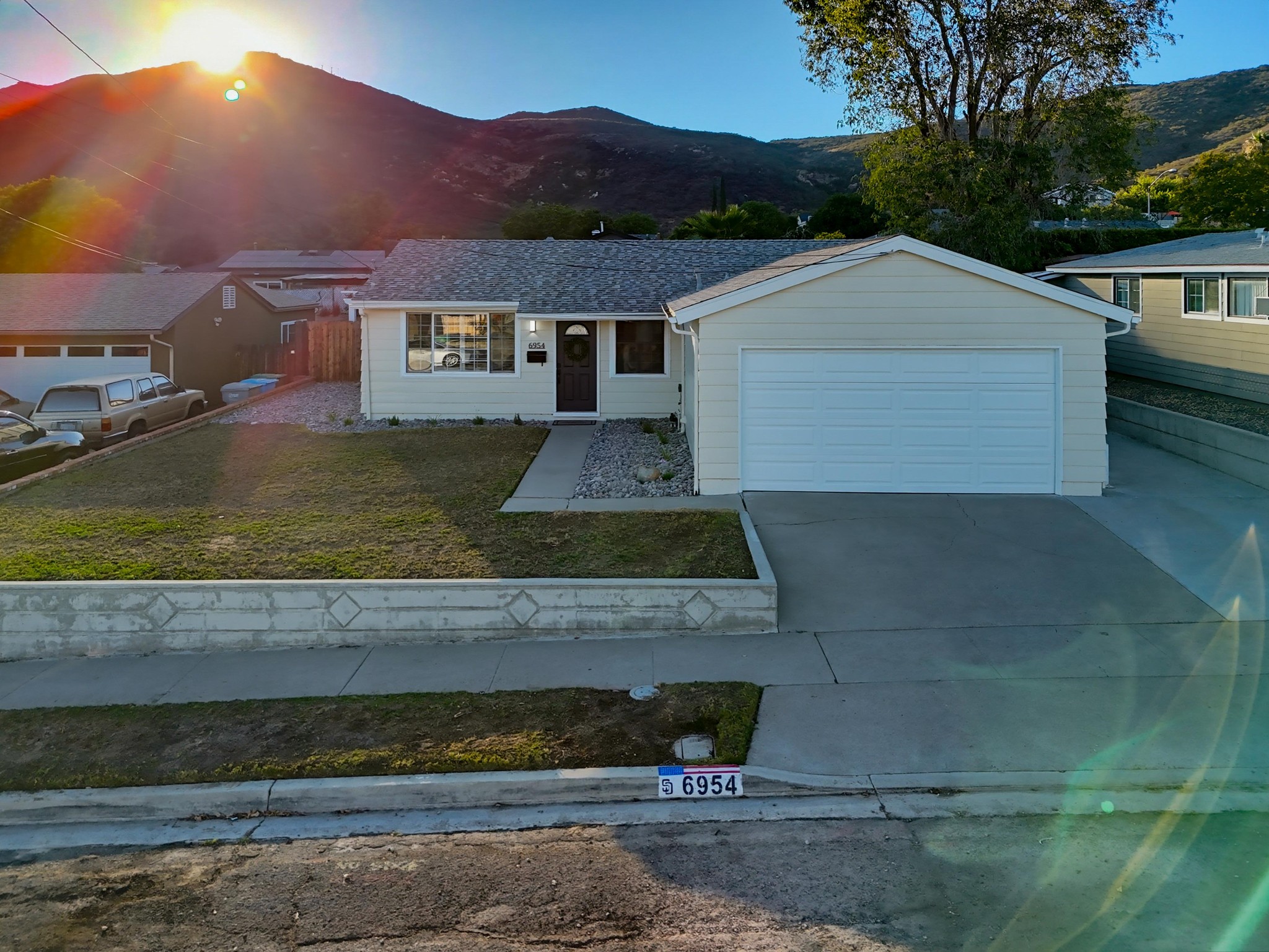 Virtual tour photo 5 of 37 for 6954 Ballinger Ave