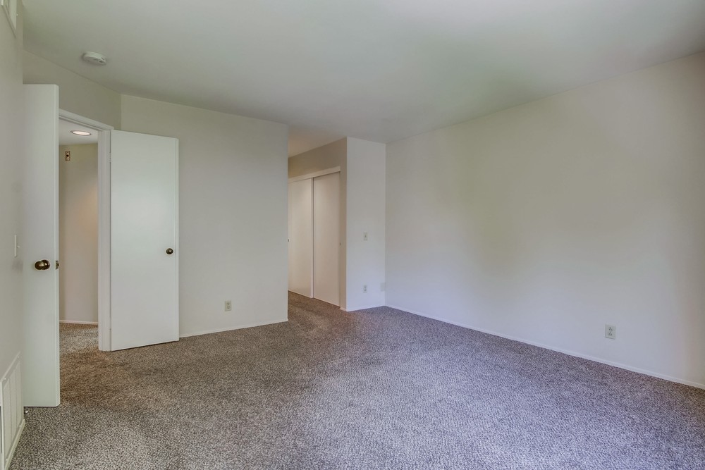 Virtual tour photo 17 of 27 for 6960 Golfcrest Dr B250