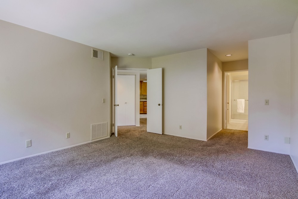 Virtual tour photo 18 of 27 for 6960 Golfcrest Dr B250