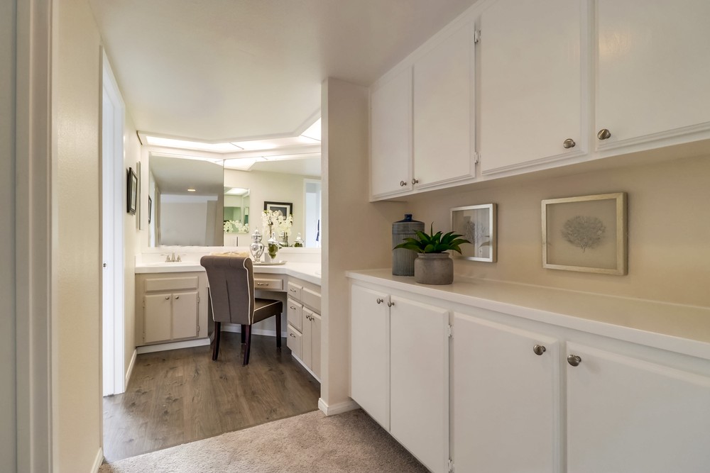 Virtual tour photo 27 of 42 for 6960 Hyde Park Dr UNIT 12