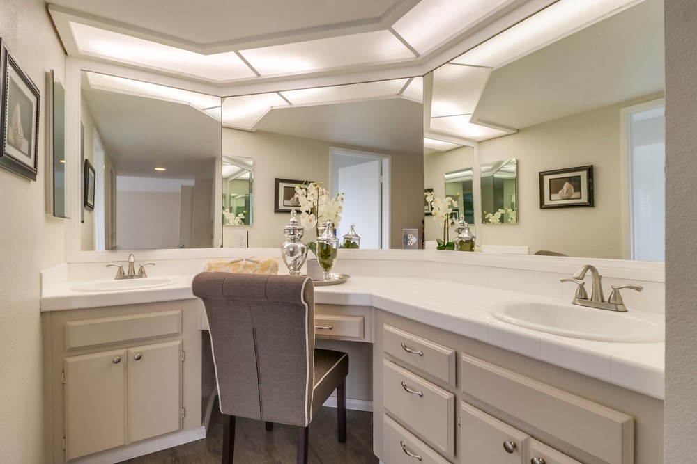 Virtual tour photo 28 of 42 for 6960 Hyde Park Dr UNIT 12