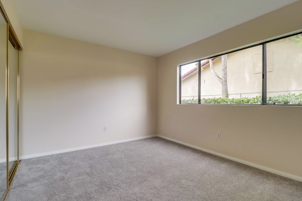 Virtual tour photo 35 of 42 for 6960 Hyde Park Dr UNIT 12