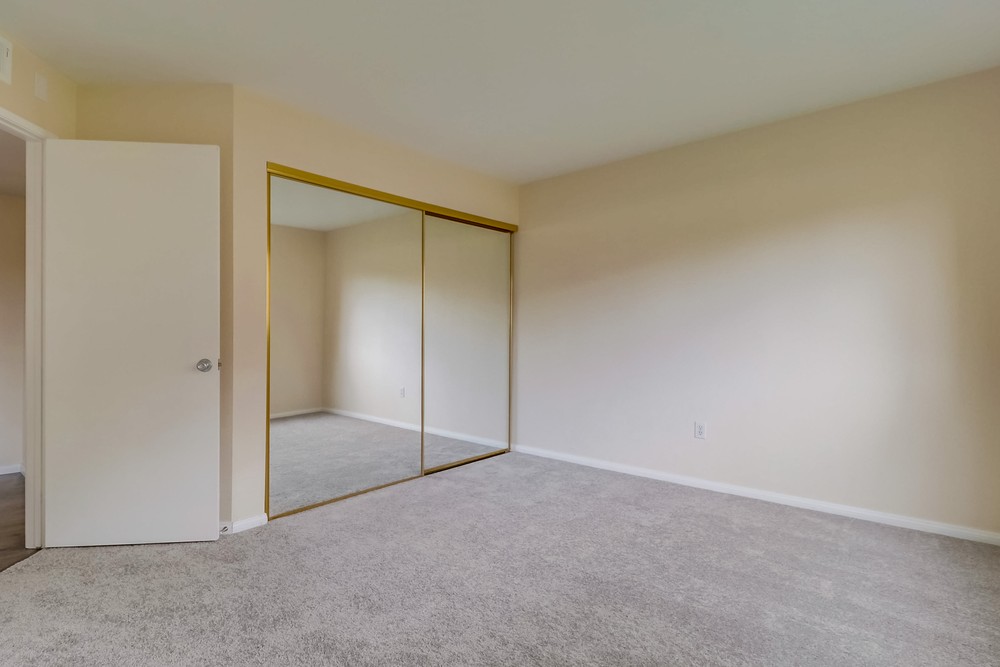 Virtual tour photo 36 of 42 for 6960 Hyde Park Dr UNIT 12