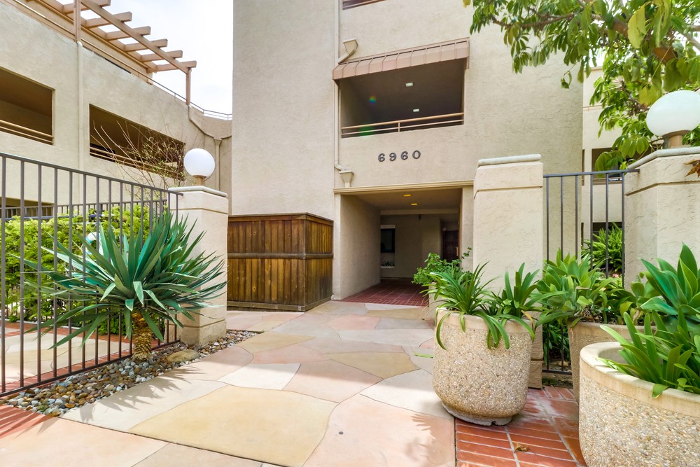 Virtual tour photo 40 of 42 for 6960 Hyde Park Dr UNIT 12