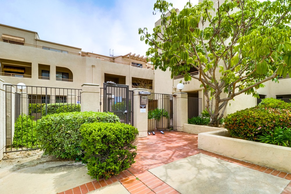 Virtual tour photo 41 of 42 for 6960 Hyde Park Dr UNIT 12