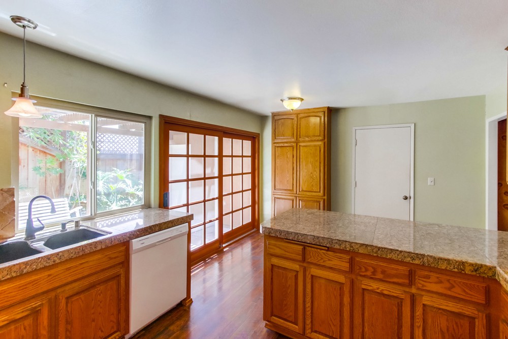 Virtual tour photo 10 of 38 for 6982 Enders Ave