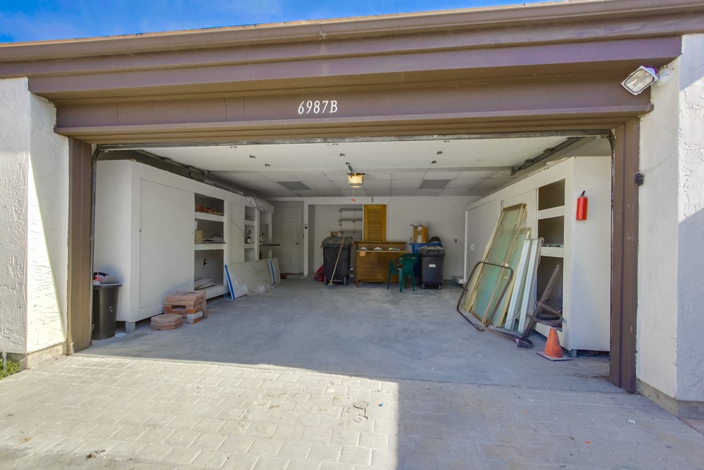 Virtual tour photo 31 of 35 for 6987 Parkside Ave b