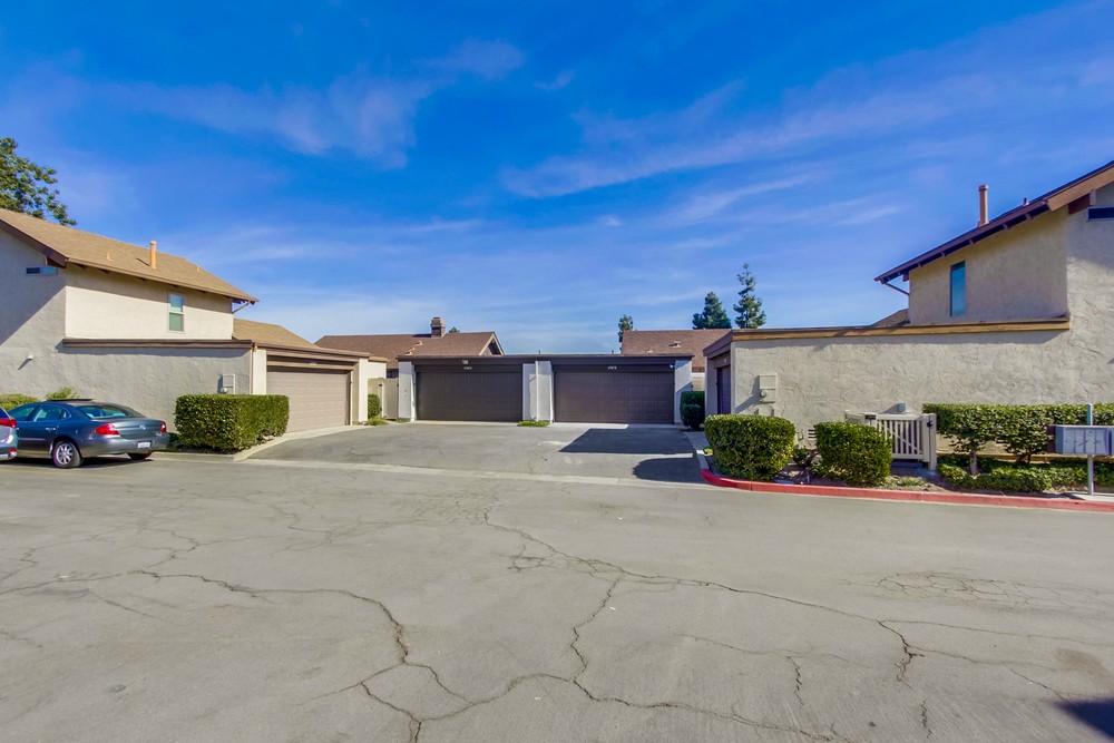 Virtual tour photo 33 of 35 for 6987 Parkside Ave b