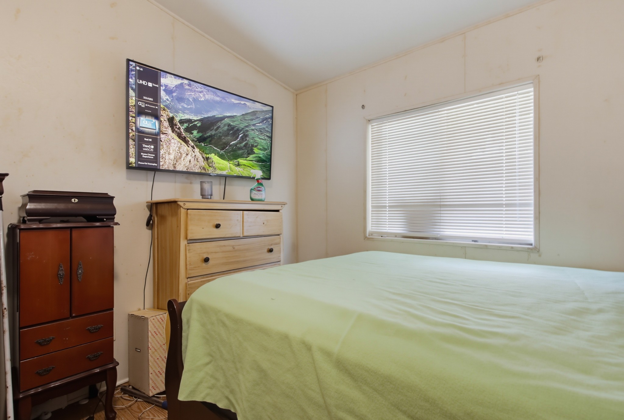 Virtual tour photo 17 of 28 for 699 N Vulcan Ave