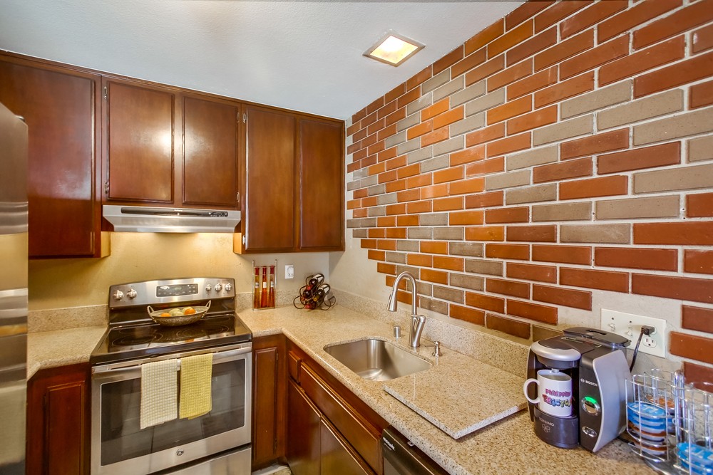 Virtual tour photo 15 of 37 for 6990 Appian Dr