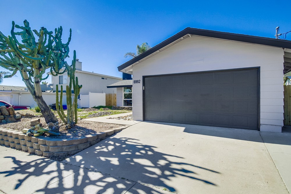 Virtual tour photo 4 of 55 for 6992 Renkrib Ave
