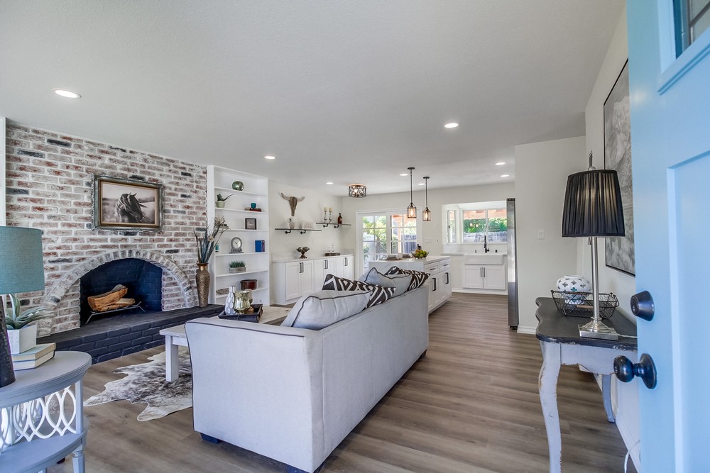 Virtual tour photo 7 of 55 for 6992 Renkrib Ave