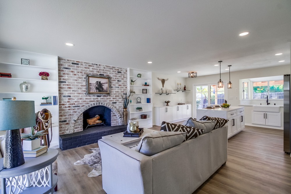 Virtual tour photo 8 of 55 for 6992 Renkrib Ave