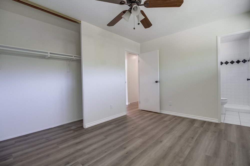 Virtual tour photo 27 of 55 for 6992 Renkrib Ave
