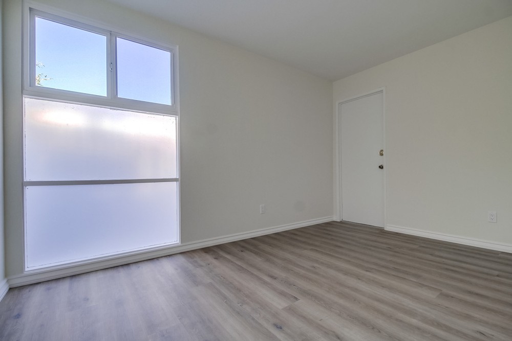Virtual tour photo 31 of 55 for 6992 Renkrib Ave