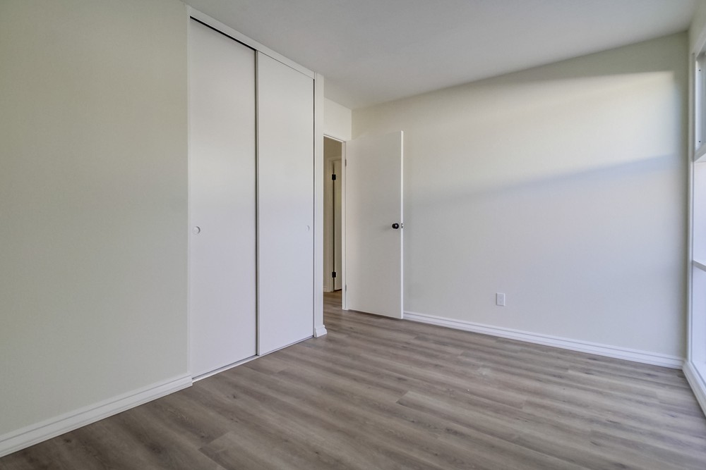 Virtual tour photo 34 of 55 for 6992 Renkrib Ave
