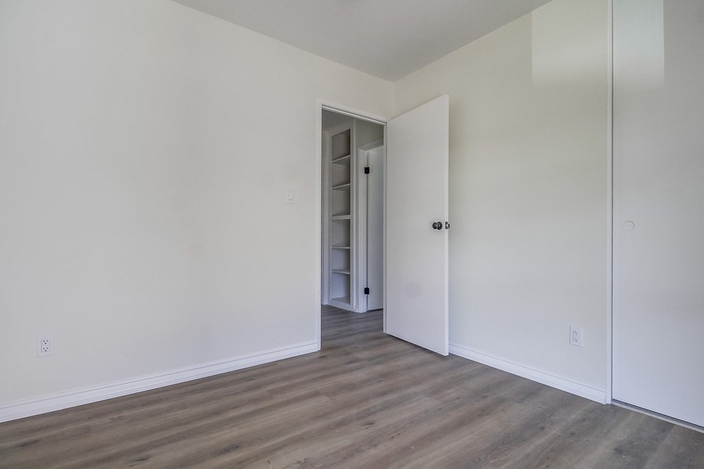 Virtual tour photo 37 of 55 for 6992 Renkrib Ave