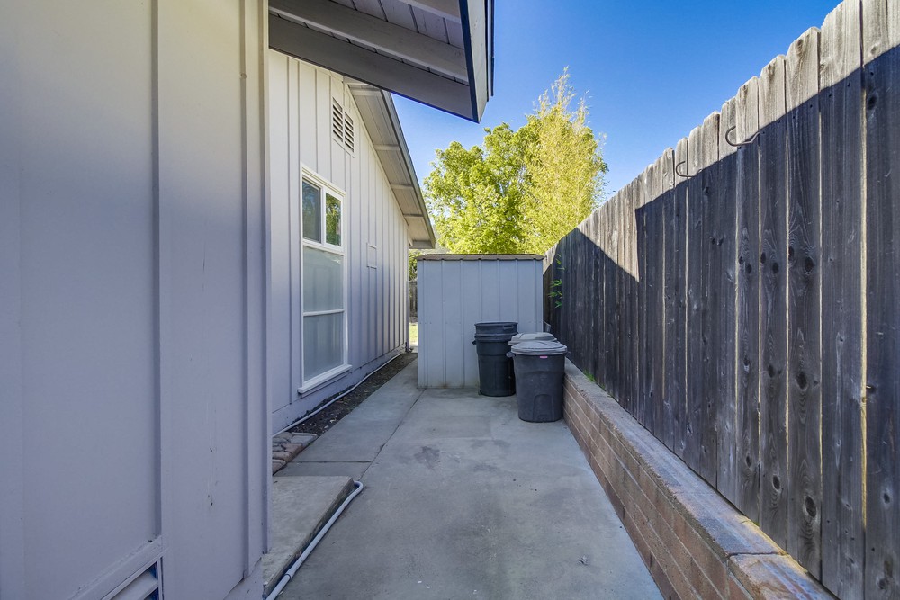 Virtual tour photo 41 of 55 for 6992 Renkrib Ave