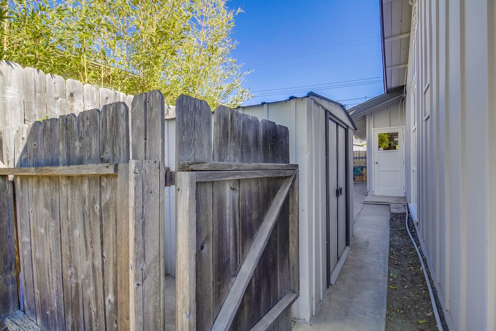 Virtual tour photo 42 of 55 for 6992 Renkrib Ave