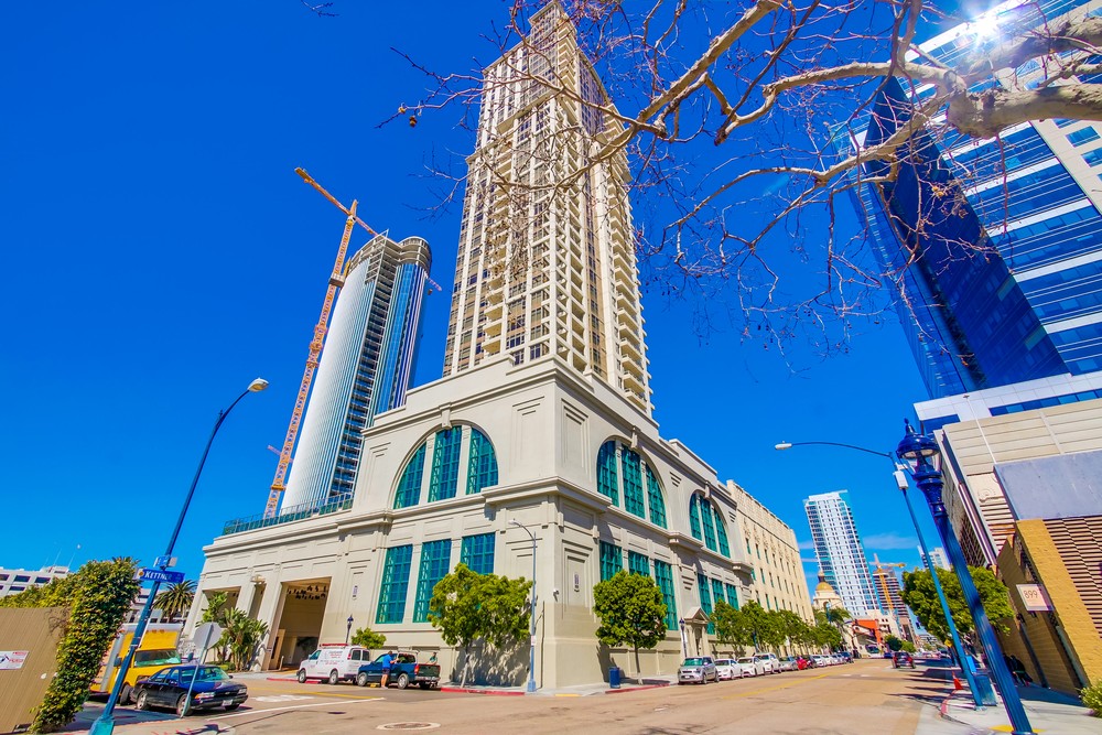Virtual tour photo 1 of 52 for 700 W E St #101