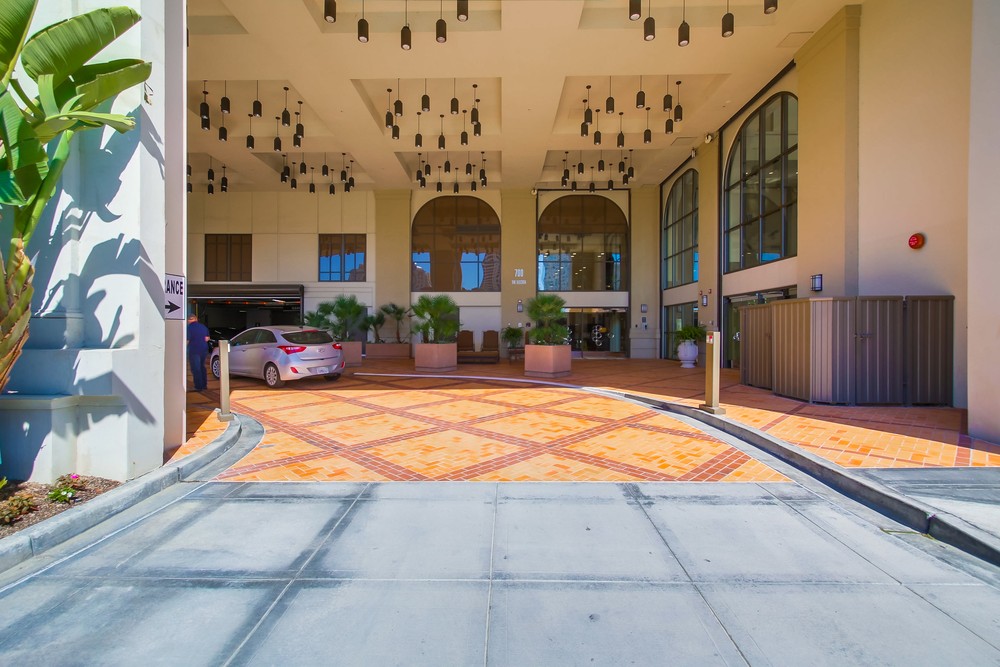 Virtual tour photo 8 of 52 for 700 W E St #101