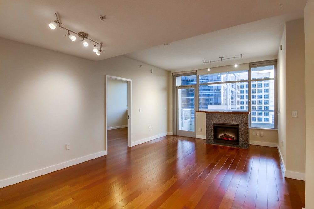 Virtual tour photo 11 of 68 for 700 W E St