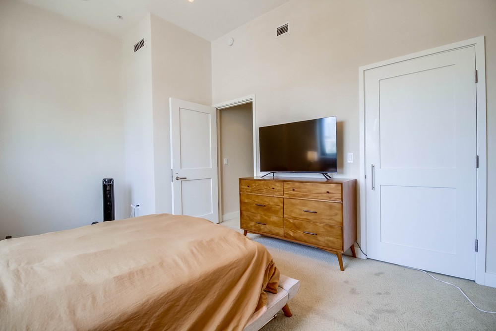 Virtual tour photo 38 of 45 for 700 W E St