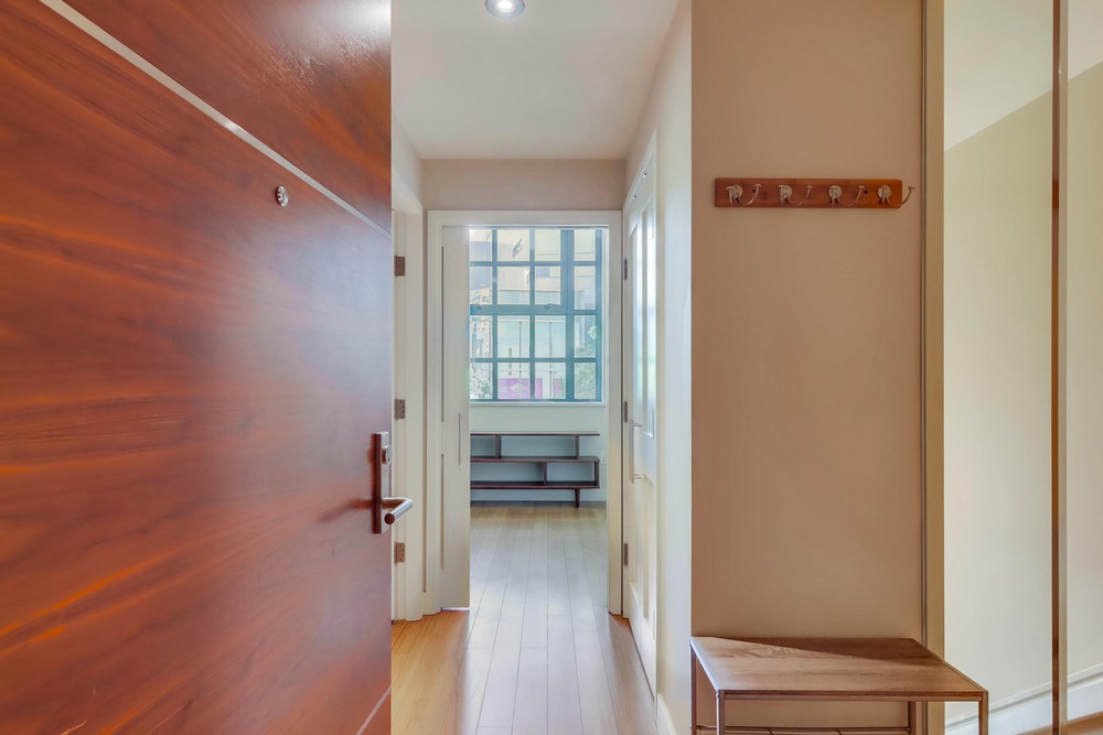 Virtual tour photo 8 of 38 for 700 W E St