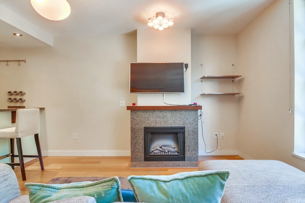 Virtual tour photo 10 of 38 for 700 W E St